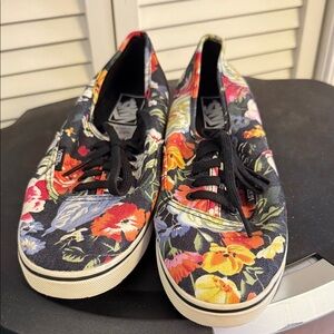 Vans Women's Black Floral Canvas Sneakers